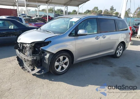 2017 Toyota Sienna Le 8 Passenger из США, поврежденный, VIN 5TDKZ3DC1HS809066